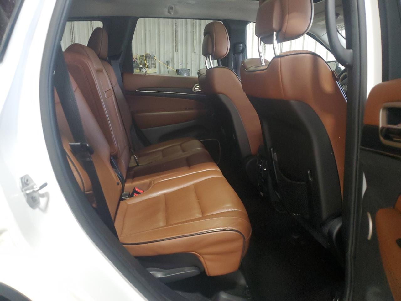 2016 Jeep Grand Cherokee - Image 11