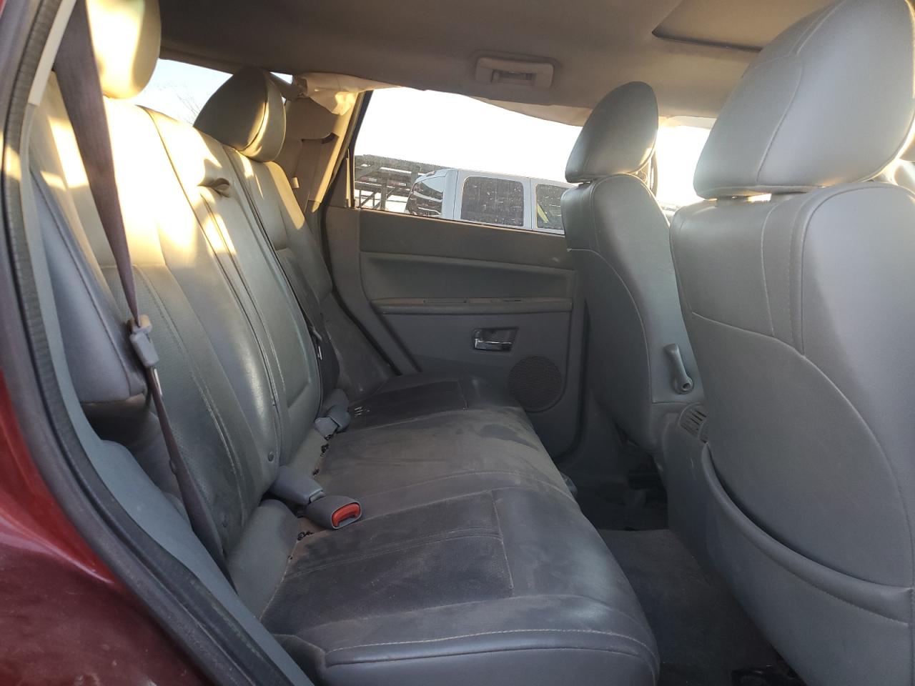 2007 Jeep Grand Cherokee - Image 11