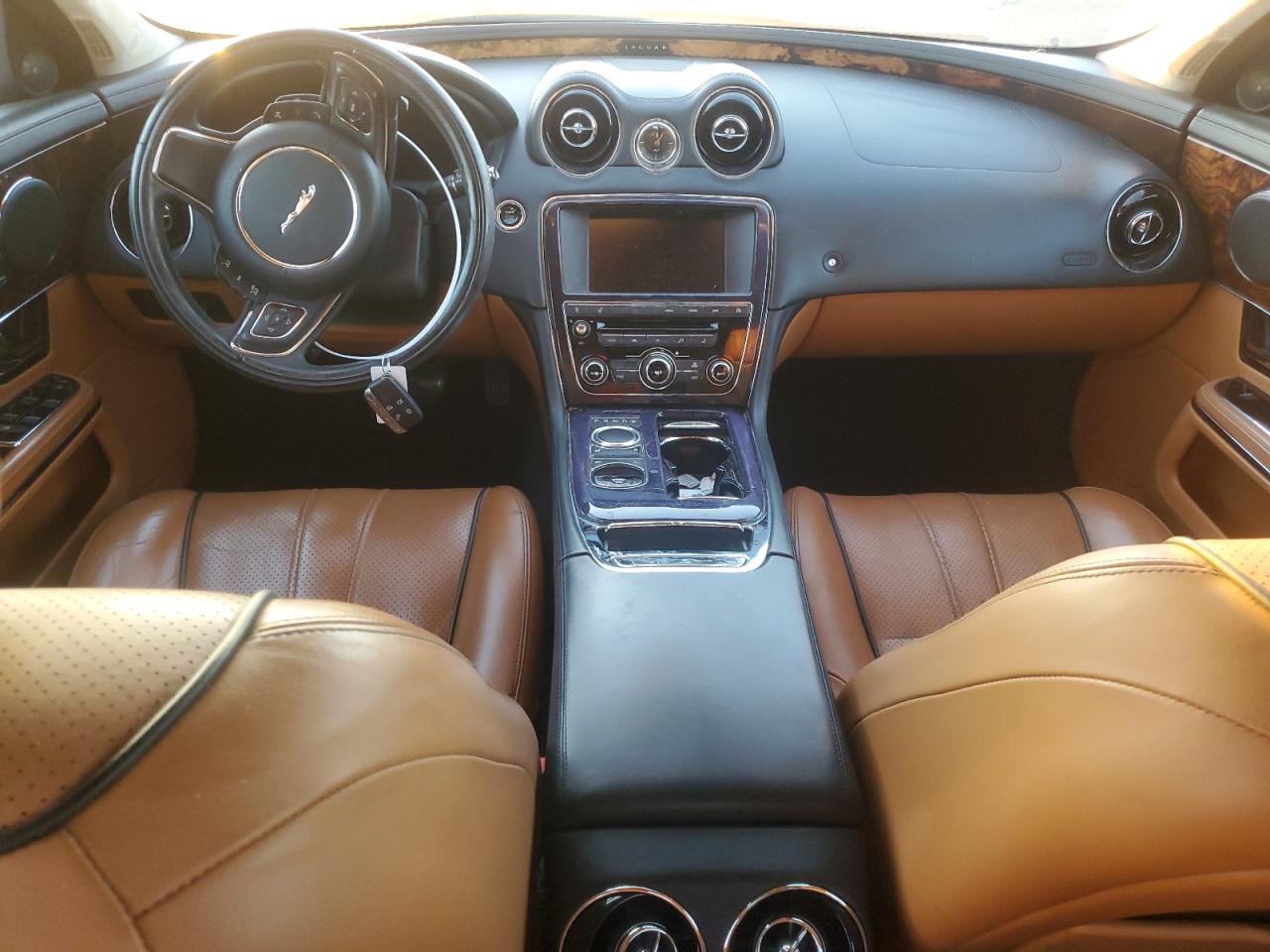 2013 Jaguar XJ - Image 8