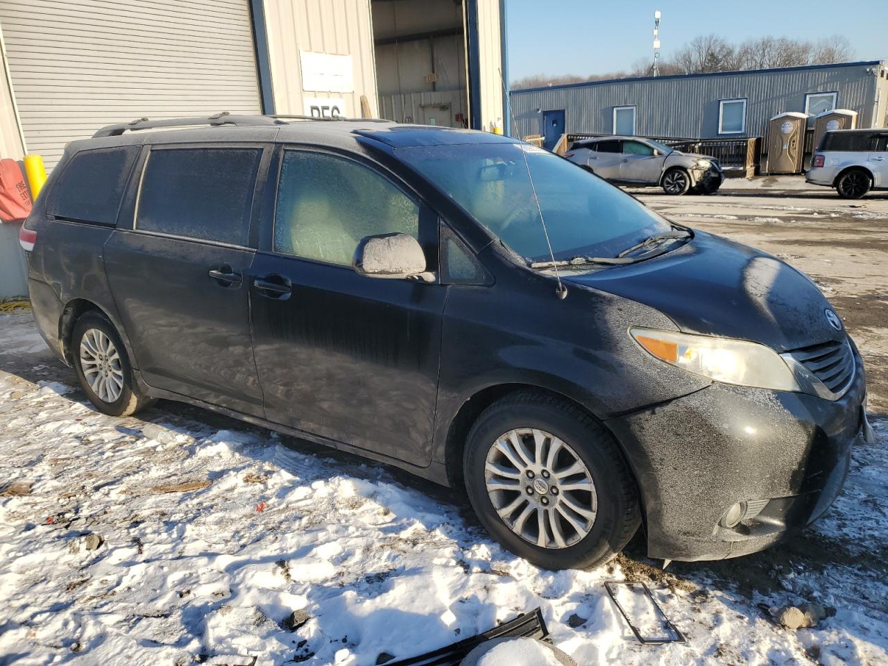 2011 Toyota Sienna - Image 4