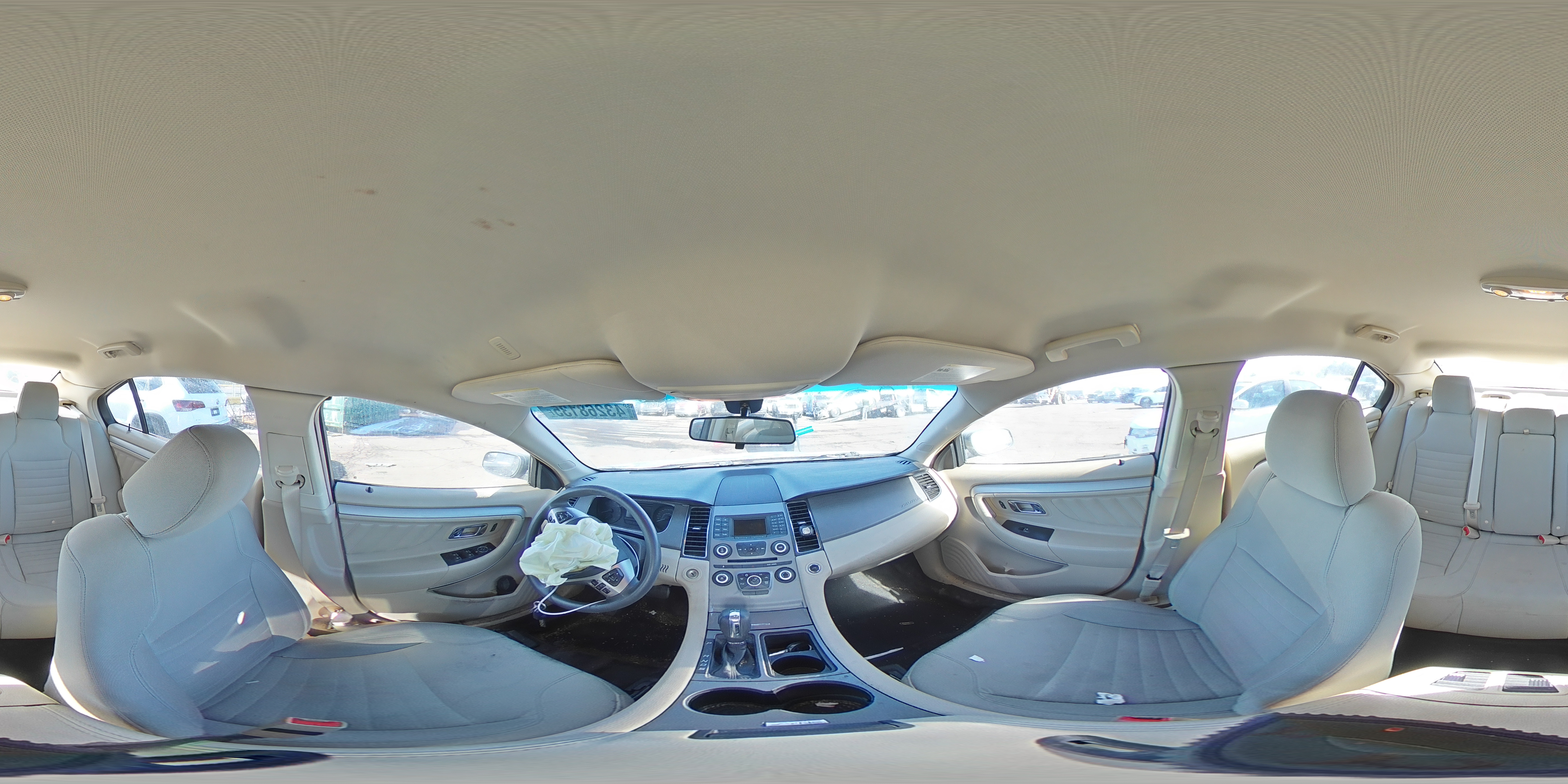 2016 Ford Taurus - Image 13
