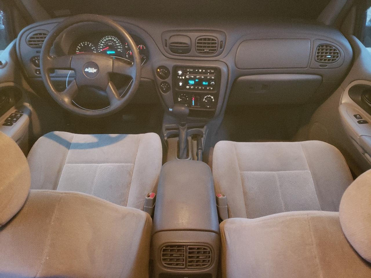2005 Chevrolet TrailBlazer - Image 8