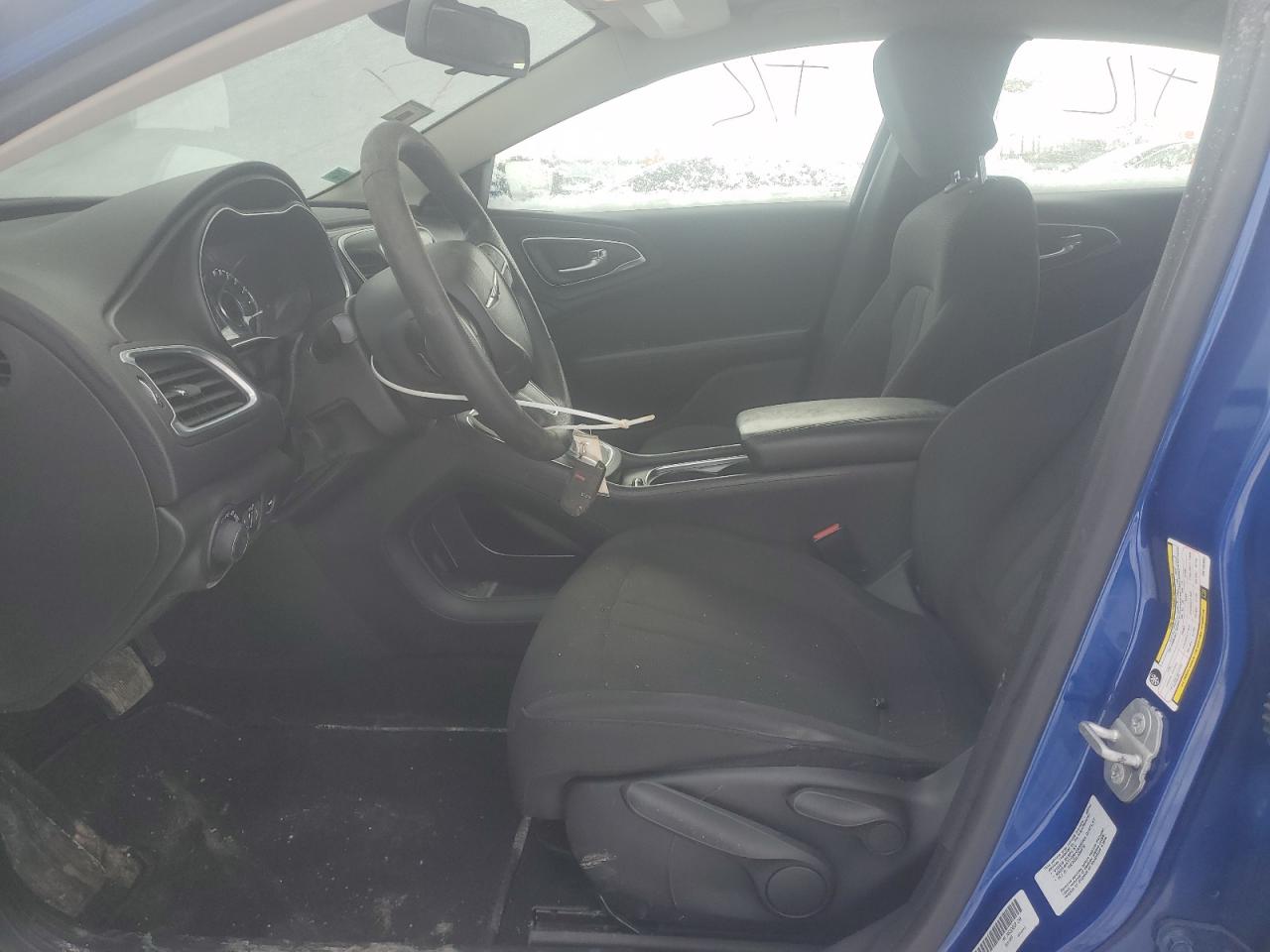 2016 Chrysler 200 - Image 7