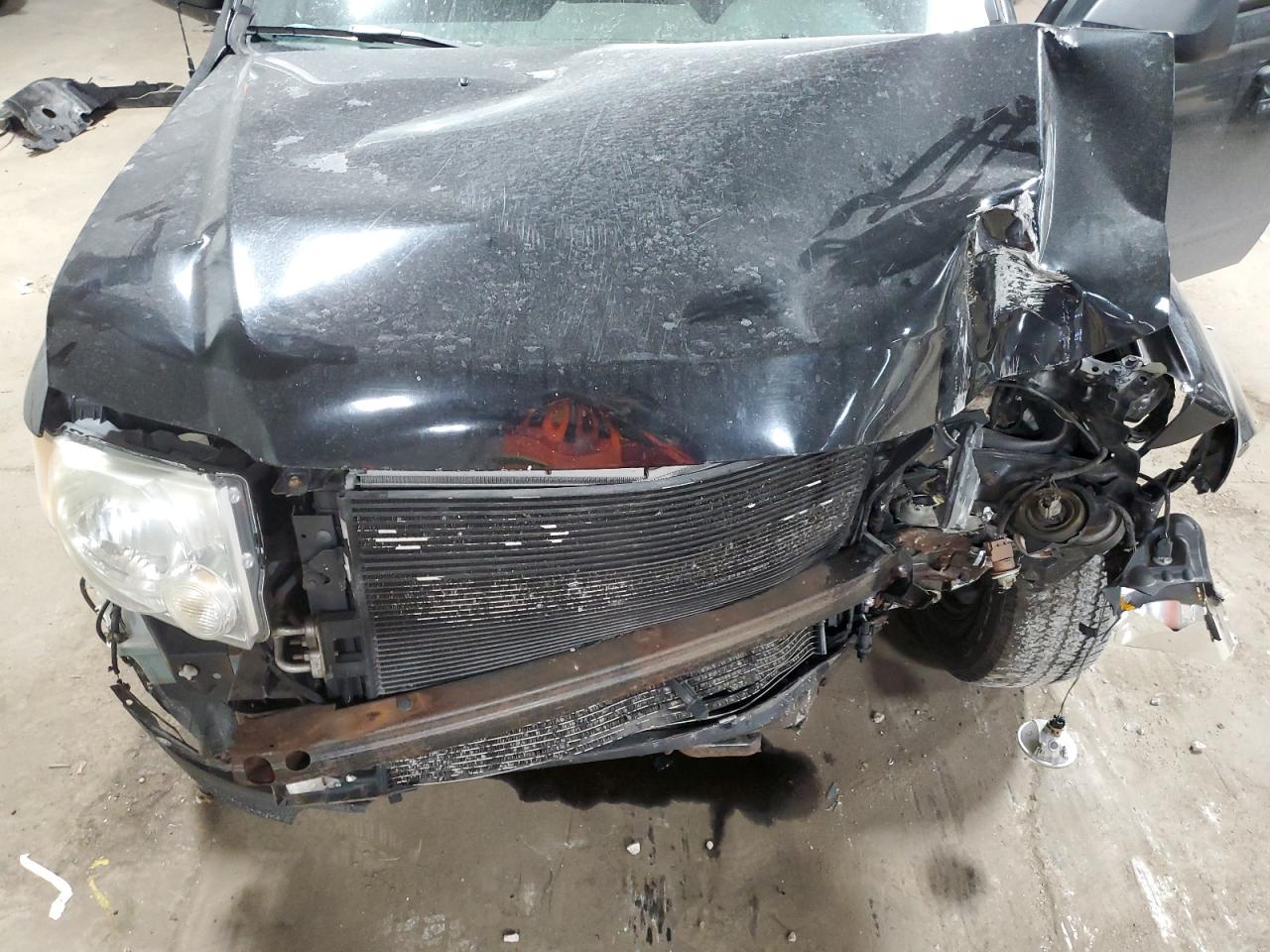 2010 Ford Escape - Image 13