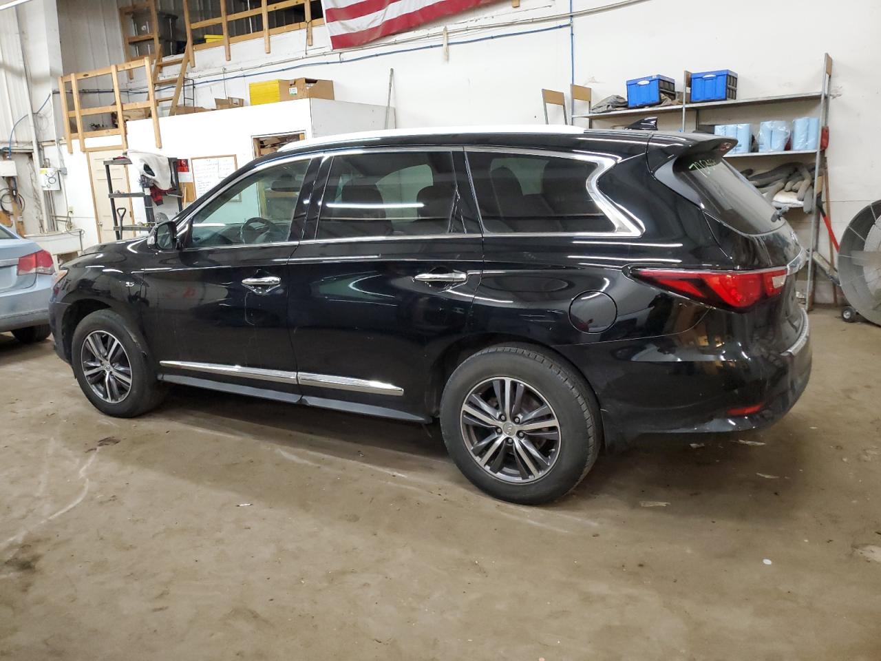 2017 Infiniti QX60 - Image 2