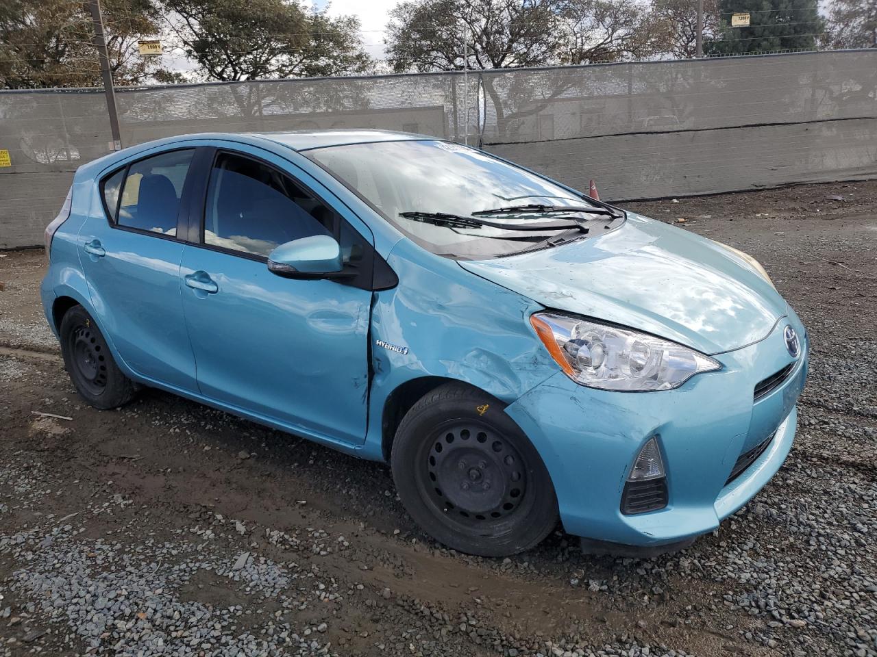 2013 Toyota Prius C VIN: JTDKDTB34D1045562 Lot: 42331735