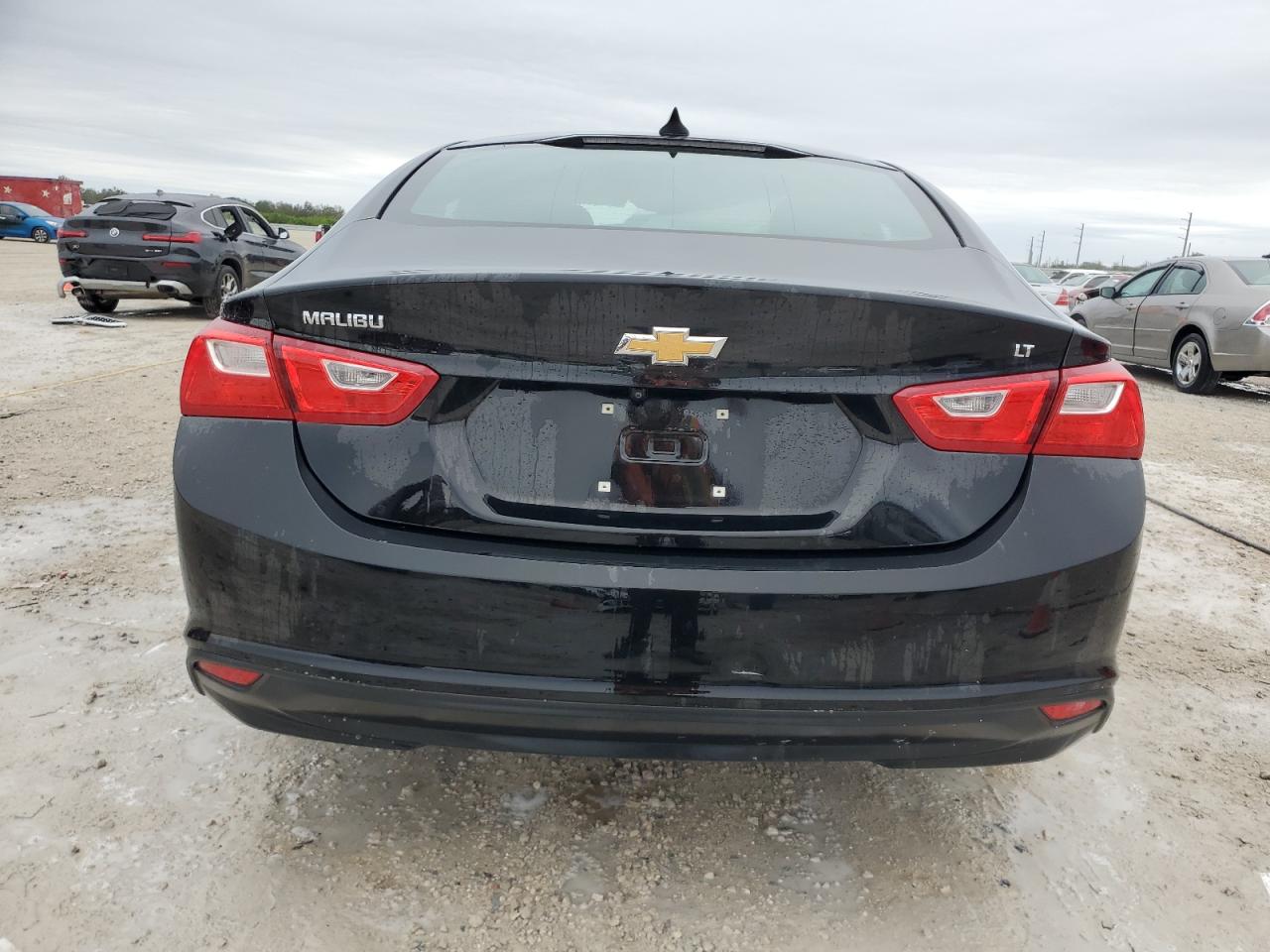 2023 Chevrolet Malibu - Image 6