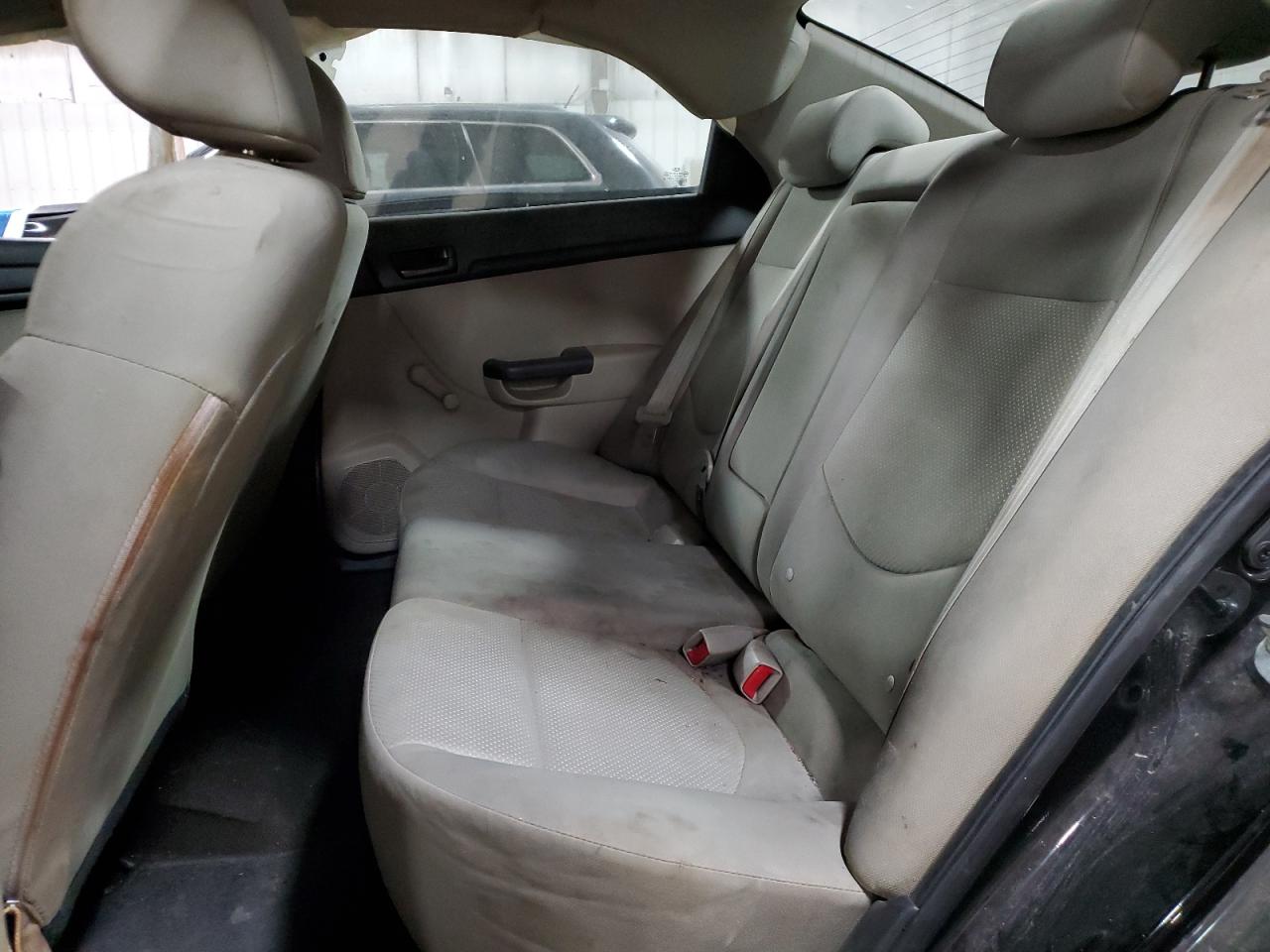 2011 Kia Forte - Image 10