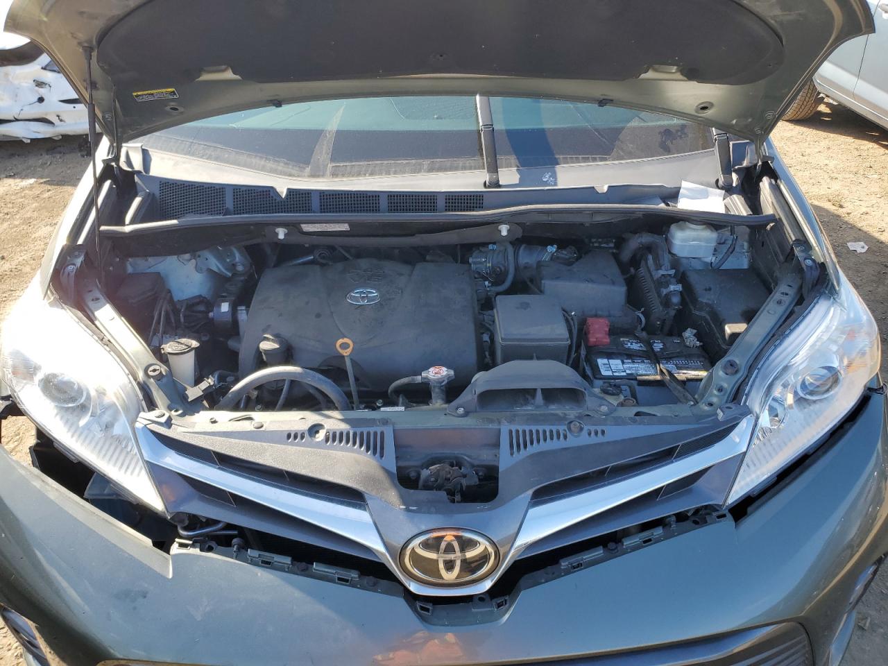 2019 Toyota Sienna - Image 13