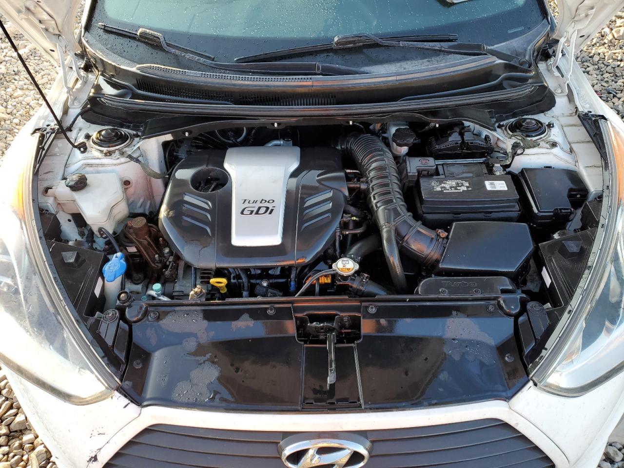 2013 Hyundai Veloster - Image 11