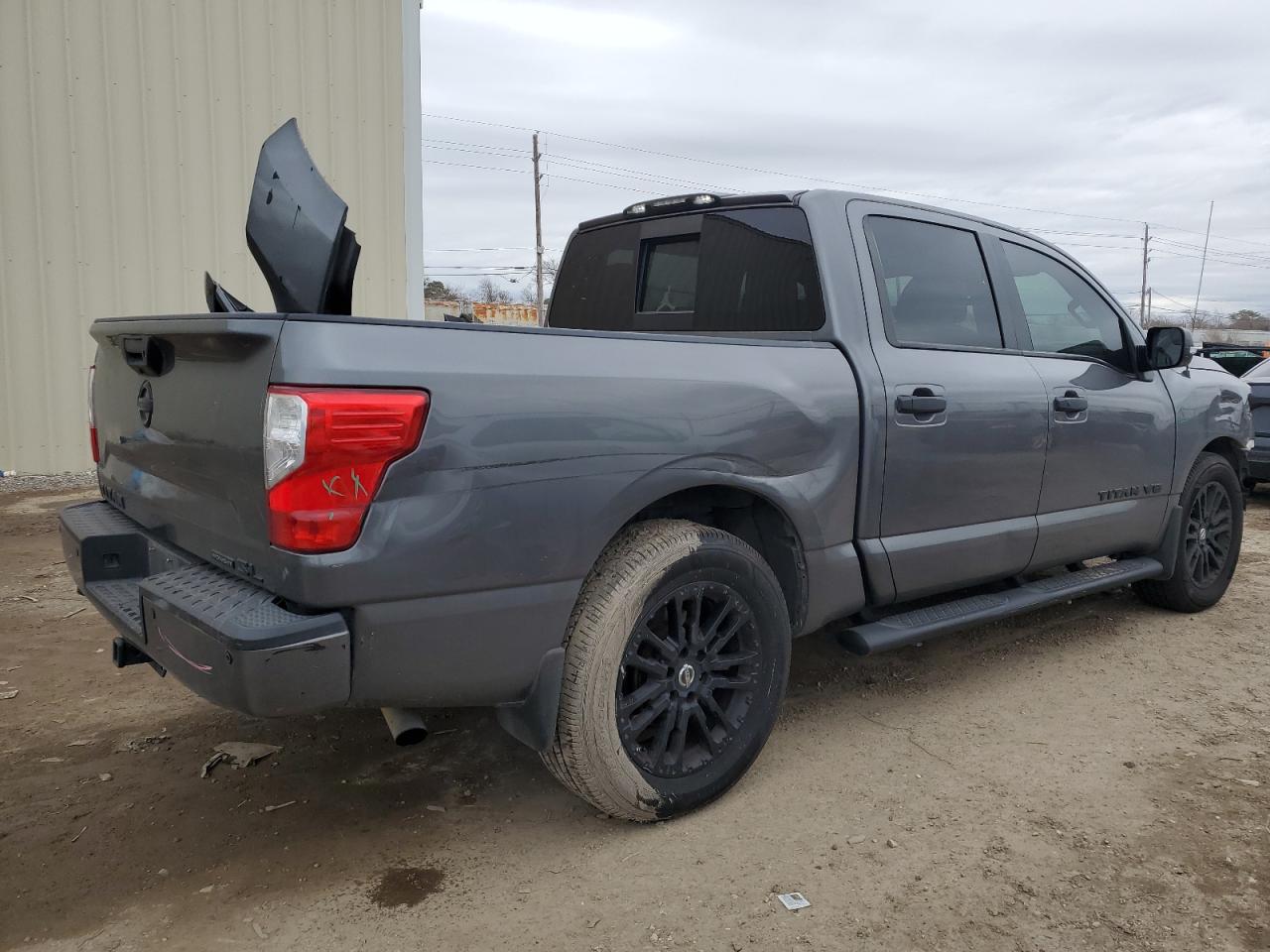 2019 Nissan Titan - Image 3