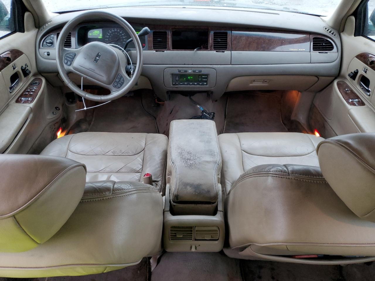 1999 Lincoln Town Car - Image 8