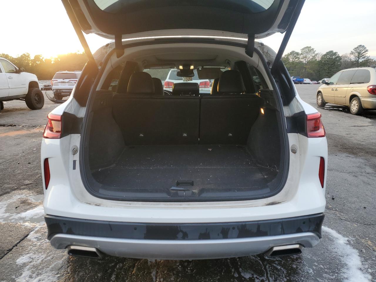 2019 Infiniti QX50 - Image 6