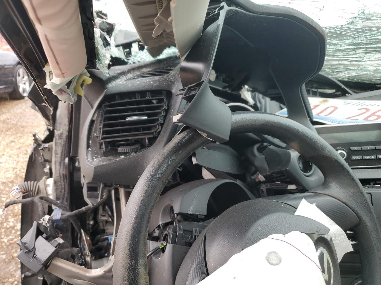 2015 Mazda 3 - Image 9