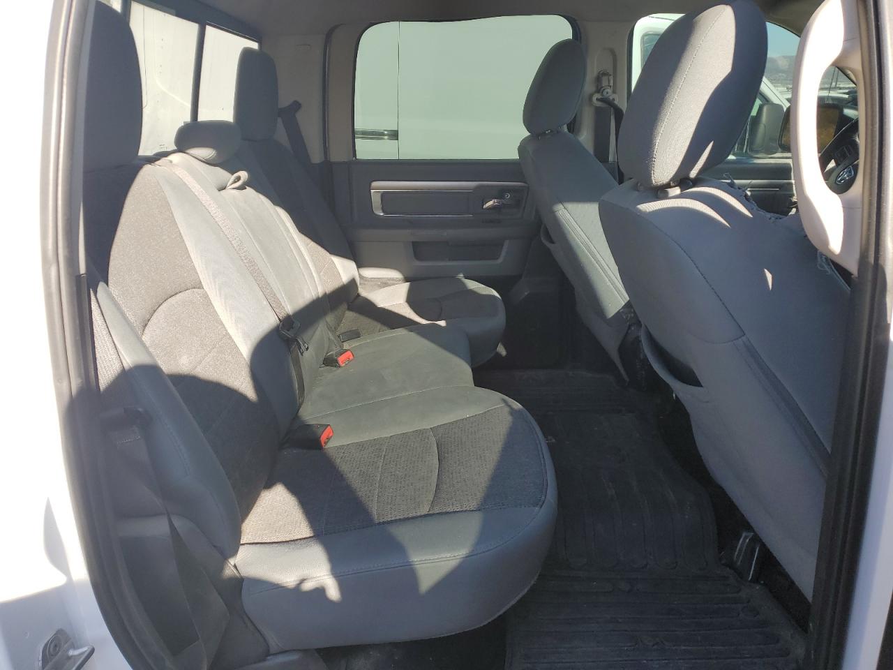 2014 RAM 1500 - Image 10