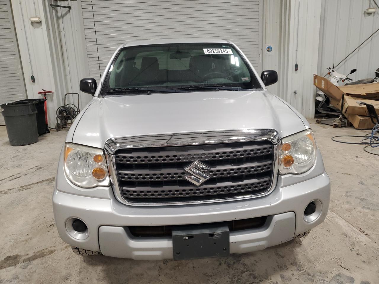 2011 Suzuki Equator - Image 5