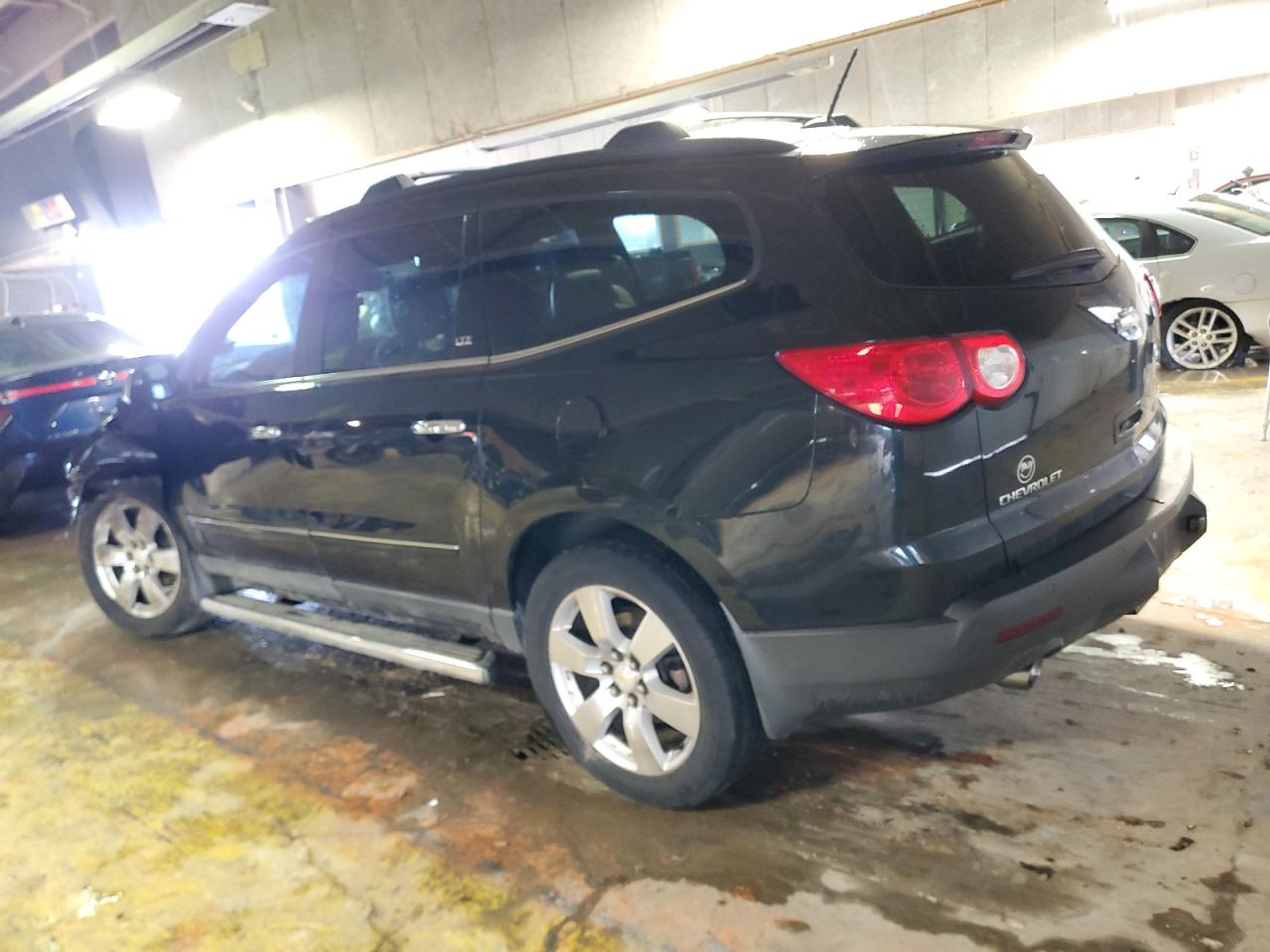 2009 Chevrolet Traverse - Image 2