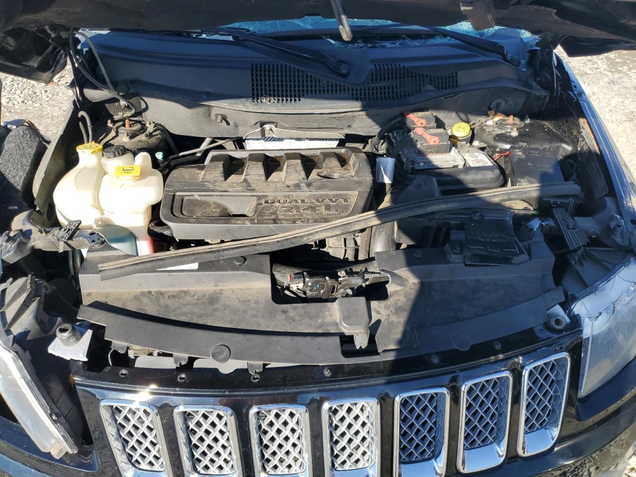 2016 Jeep Compass - Image 12