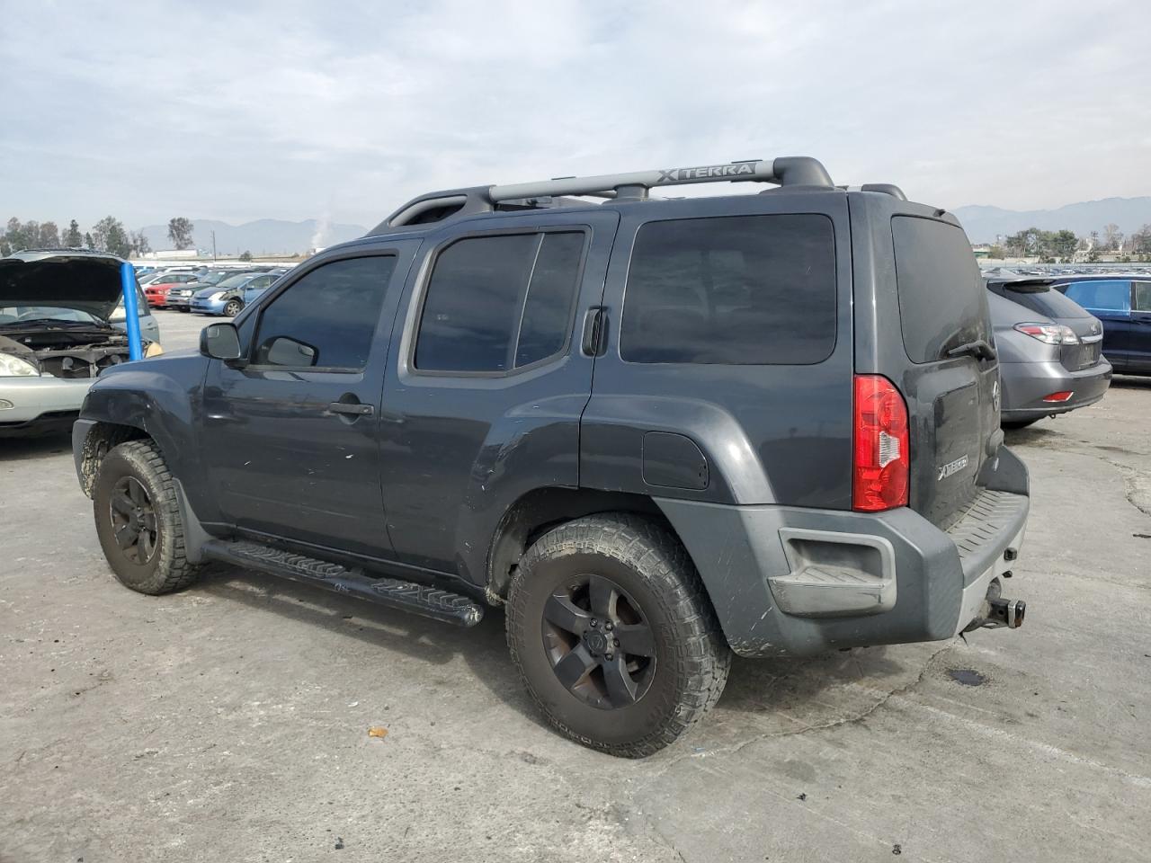 2010 Nissan XTerra - Image 2