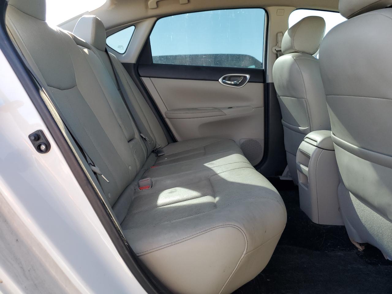 2015 Nissan Sentra - Image 10