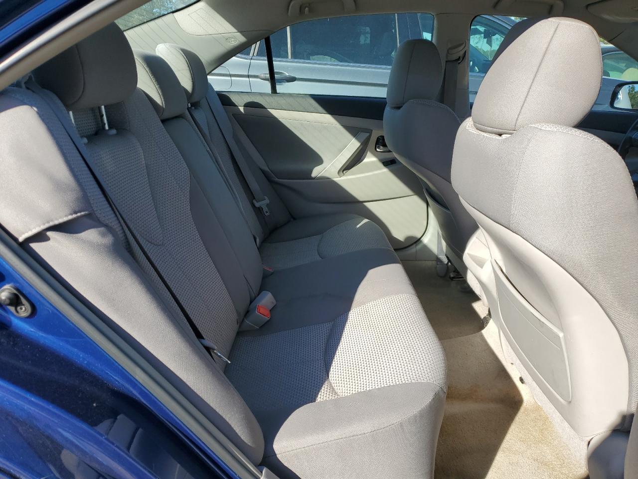 2009 Toyota Camry - Image 10