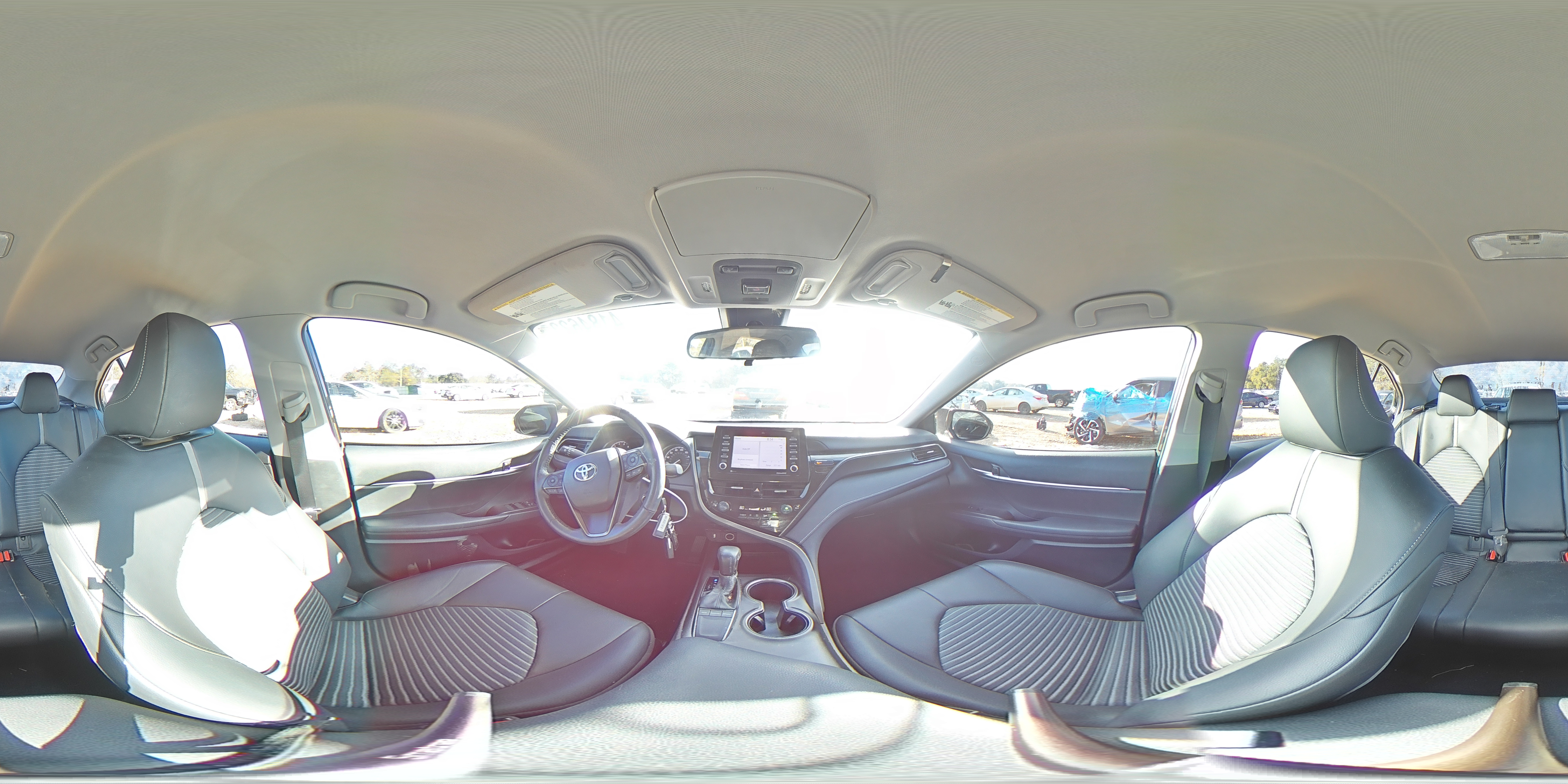 2022 Toyota Camry - Image 13