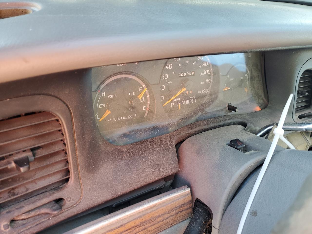 1997 Ford Crown Victoria - Image 9