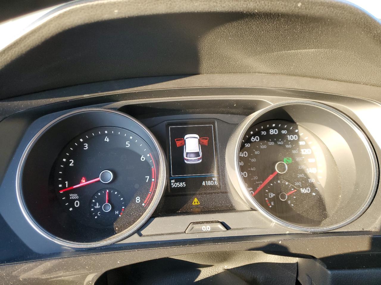 2018 Volkswagen Tiguan - Image 9