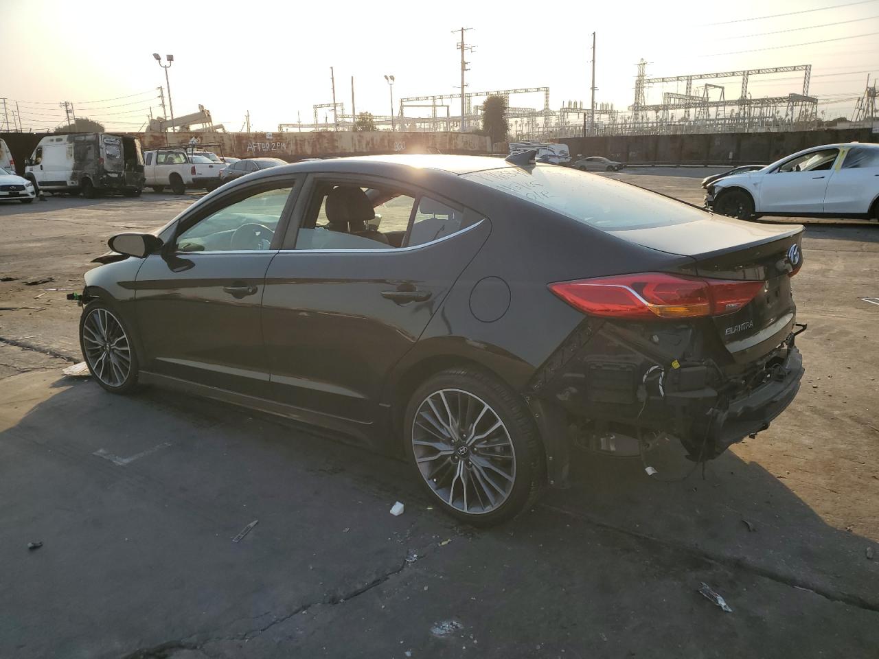 2017 Hyundai Elantra - Image 2