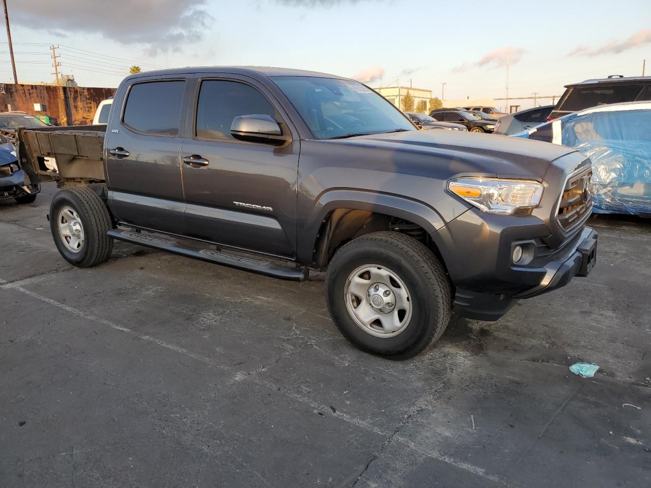 VIN 5TFAX5GN3JX114422 2018 TOYOTA TACOMA no.4