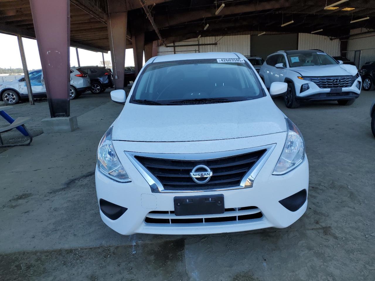 2019 Nissan Versa - Image 5