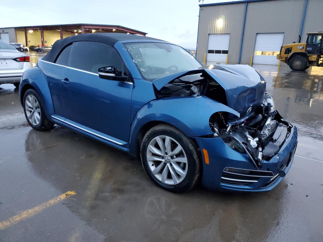 2017 Volkswagen Beetle - Image 4