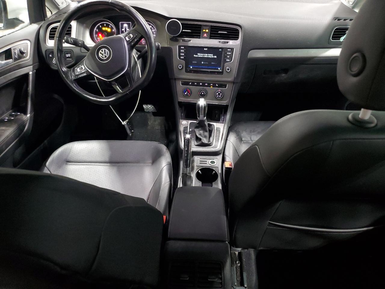 2017 Volkswagen Golf - Image 8