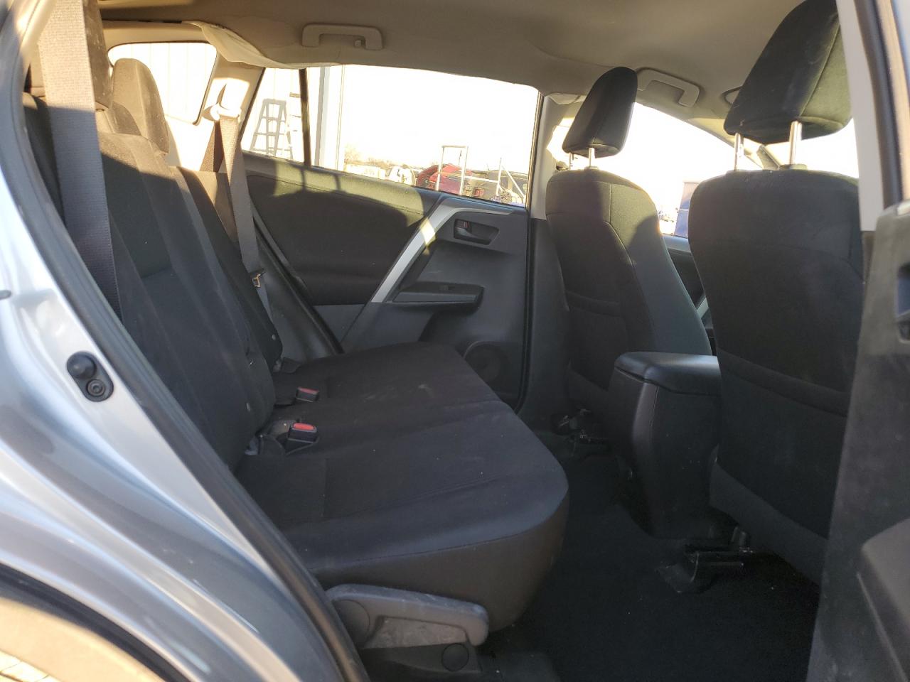 2016 Toyota RAV 4 - Image 11