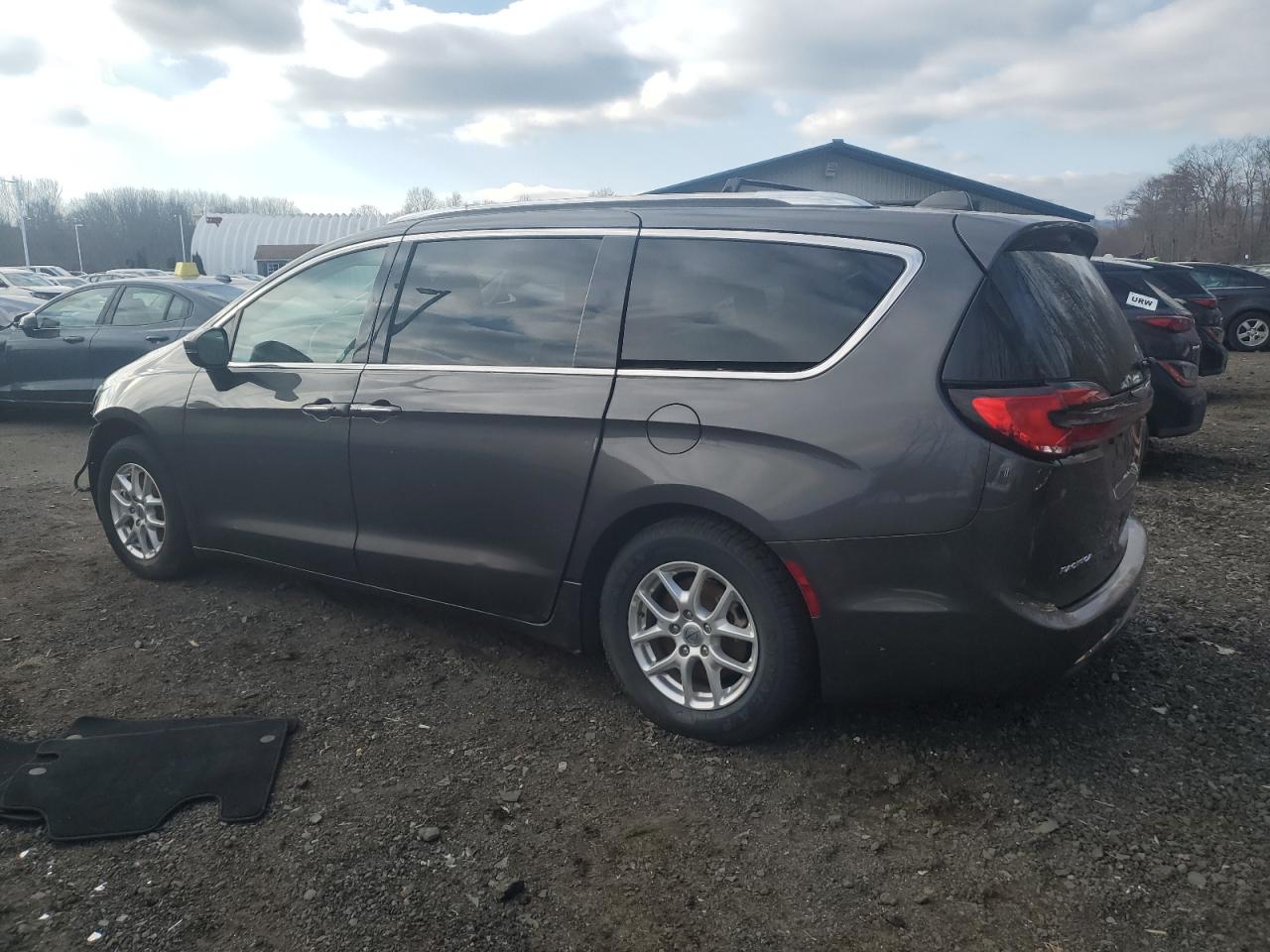 2021 Chrysler Pacifica - Image 2