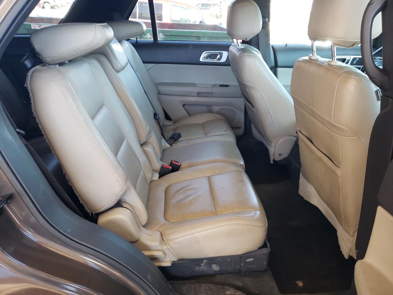 2015 Ford Explorer - Image 10