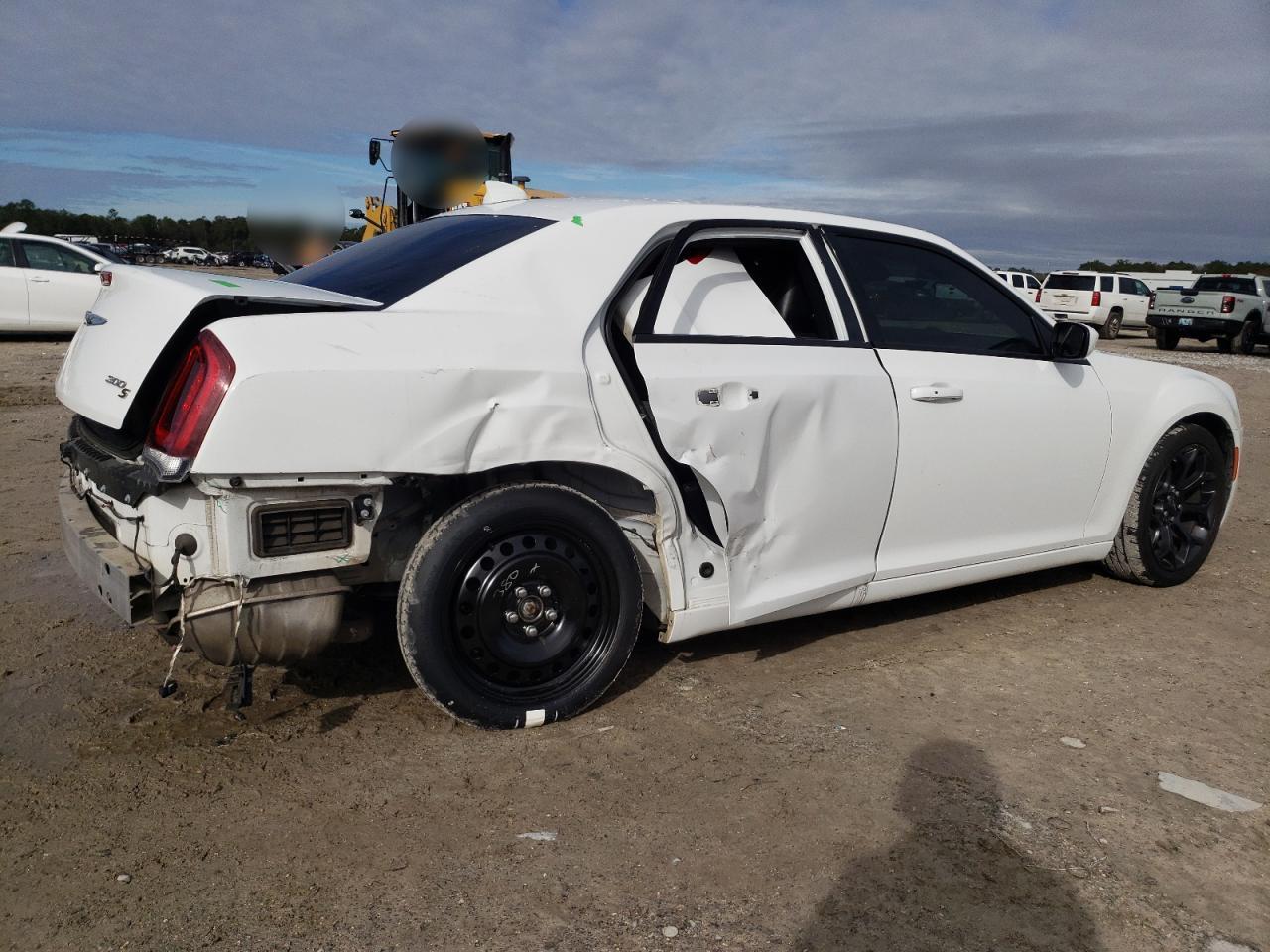 2019 Chrysler 300 - Image 3