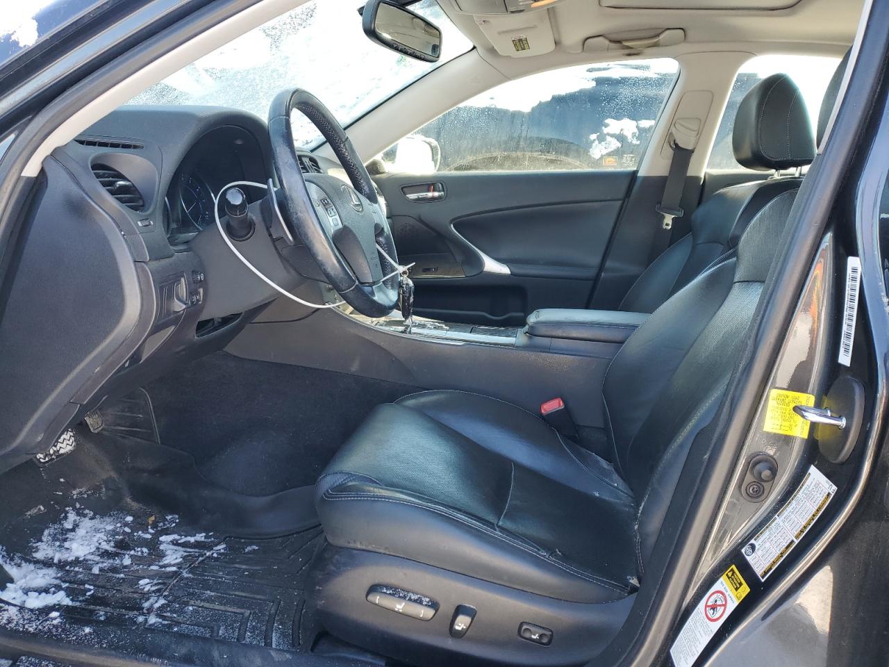 2011 Lexus IS - Image 7
