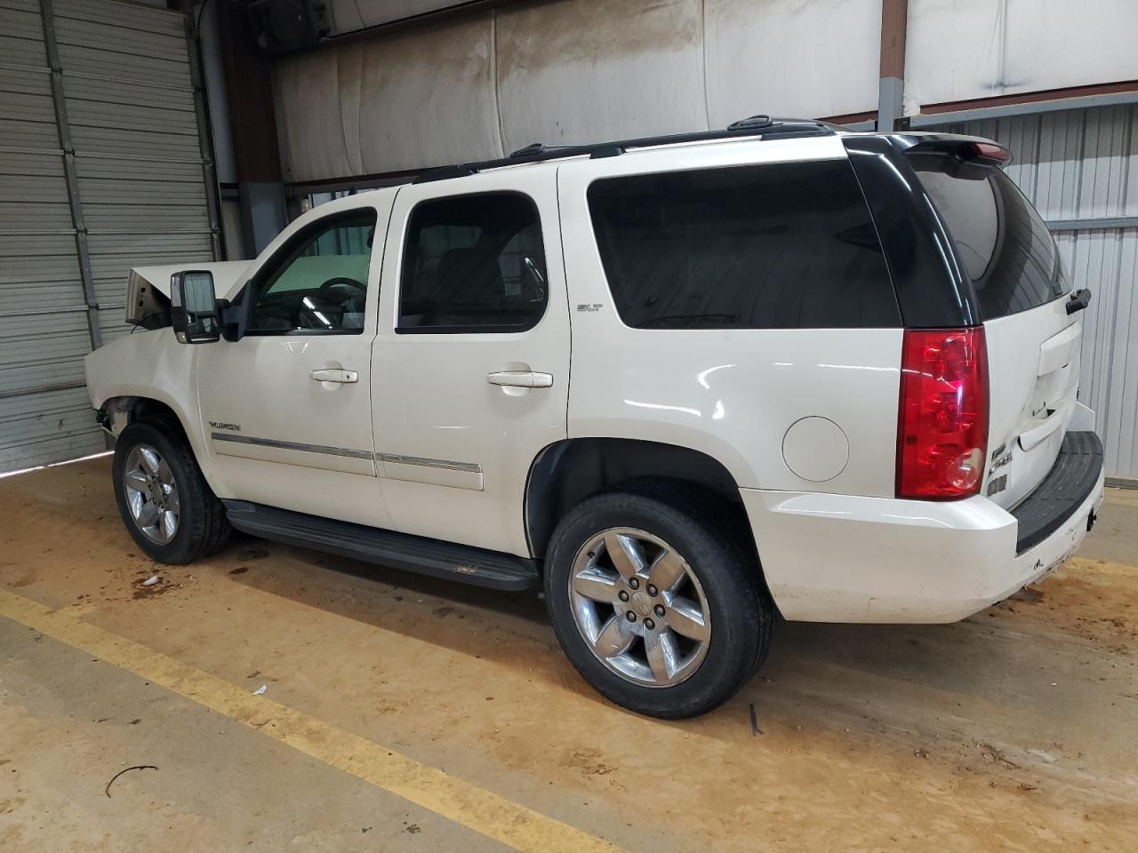 2011 GMC Yukon - Image 2
