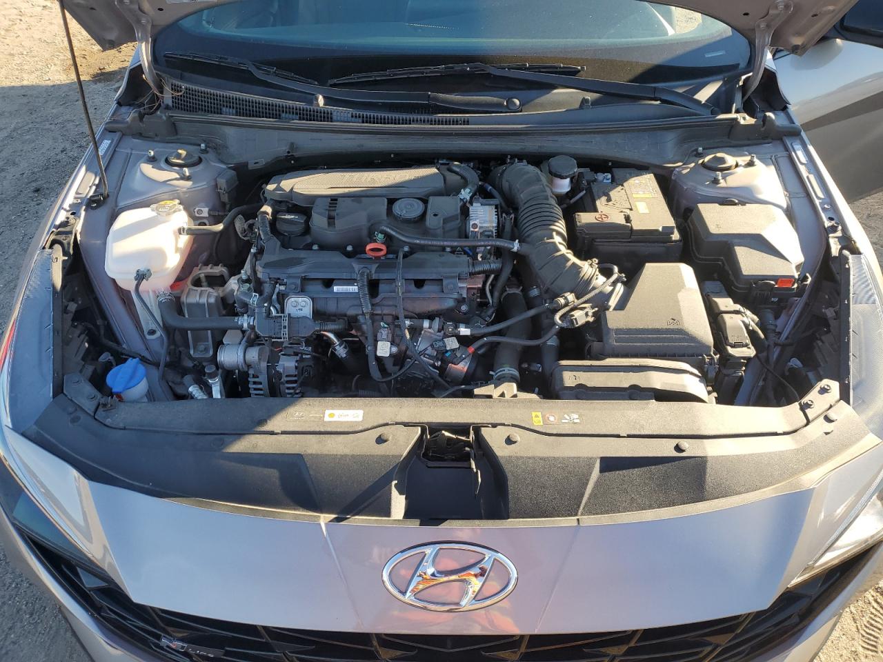 2023 Hyundai Elantra - Image 11