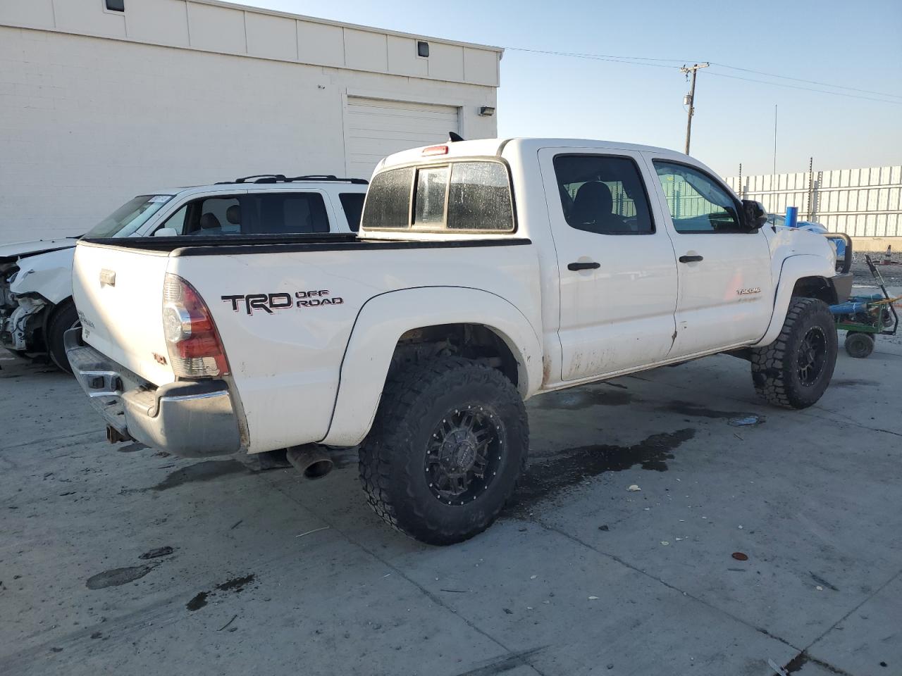 2014 Toyota Tacoma - Image 3