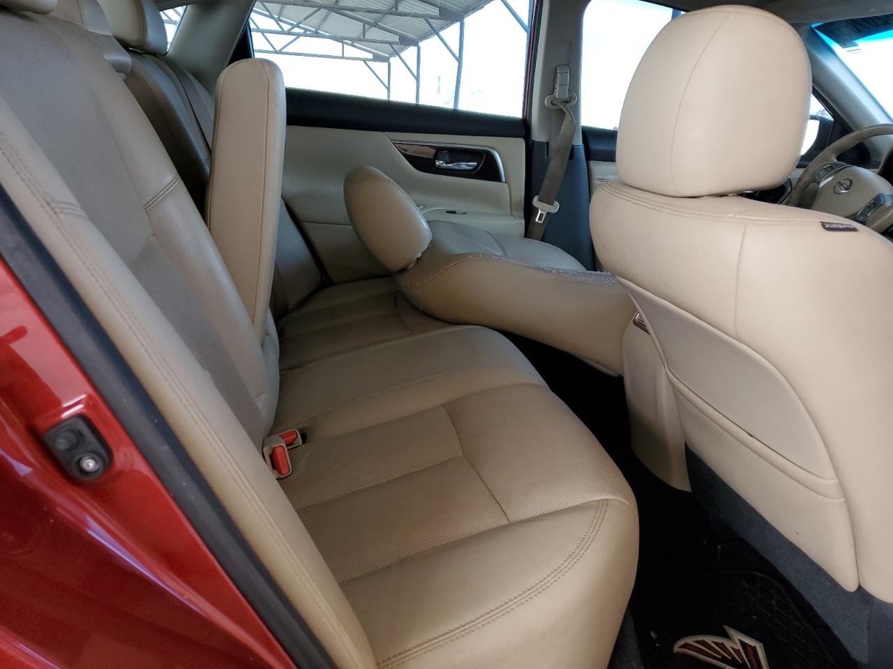 2015 Nissan Altima - Image 10