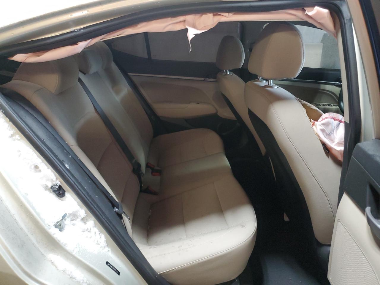 2017 Hyundai Elantra - Image 10