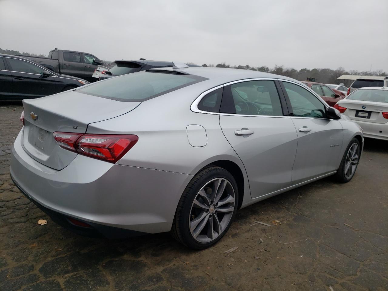 2022 Chevrolet Malibu - Image 3