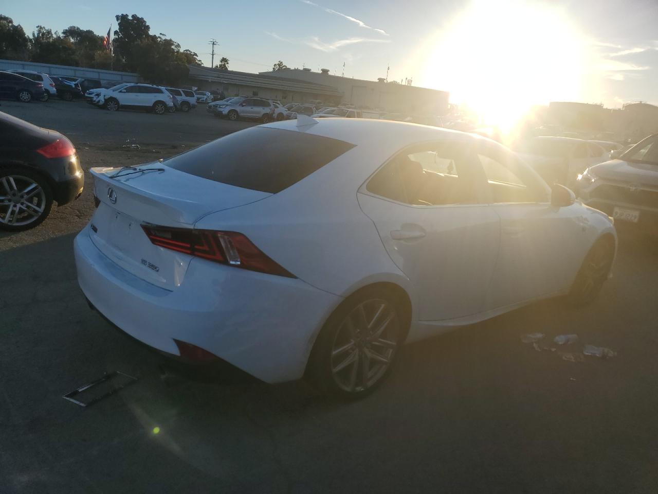 VIN JTHBE1D22G5028504 2016 LEXUS IS no.3