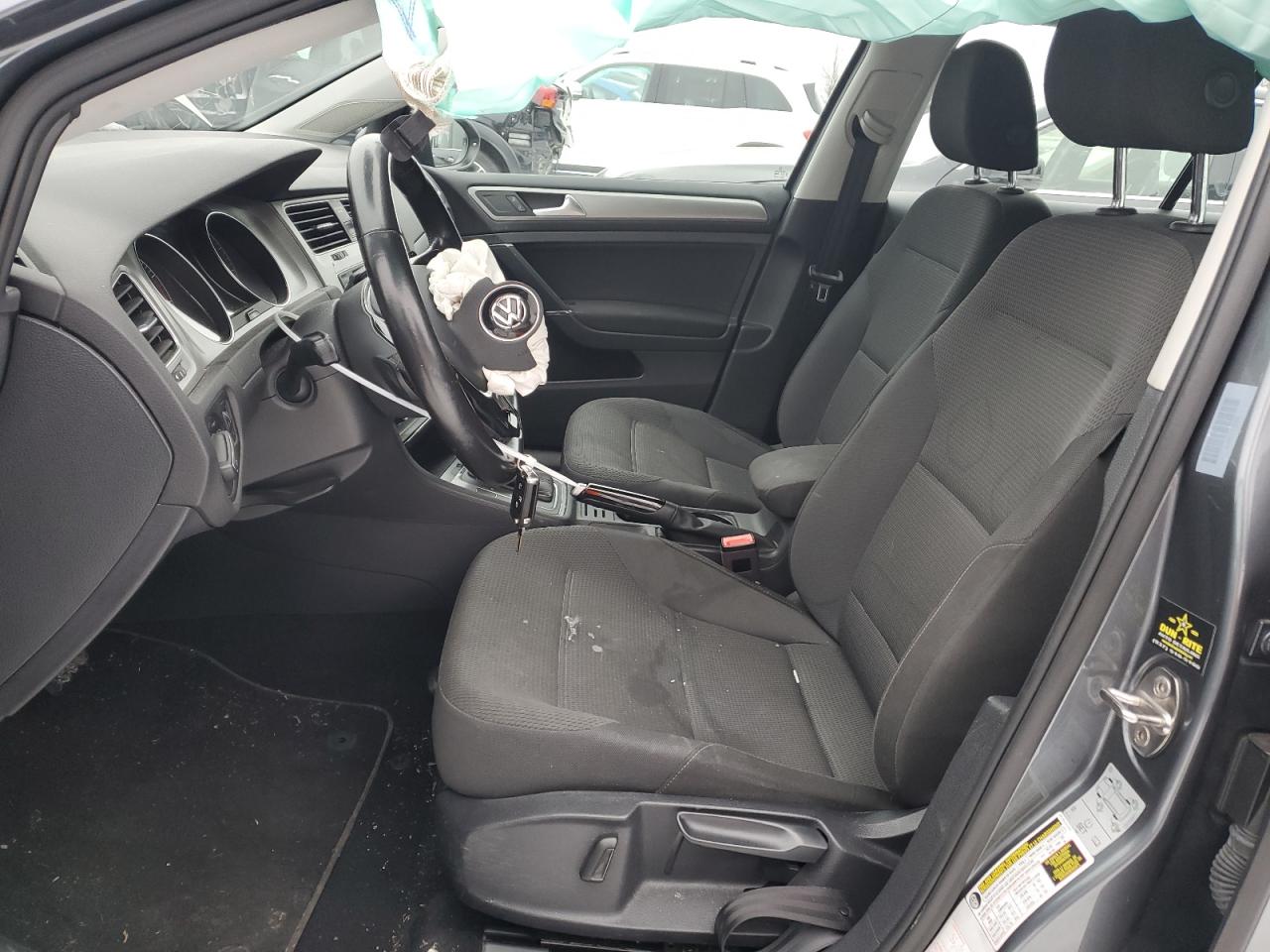 2017 Volkswagen Golf - Image 7