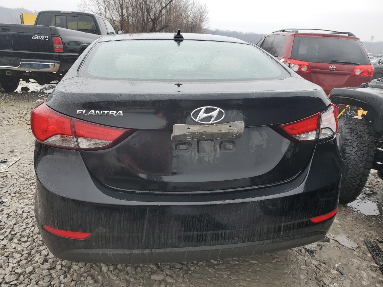 2016 Hyundai Elantra - Image 6