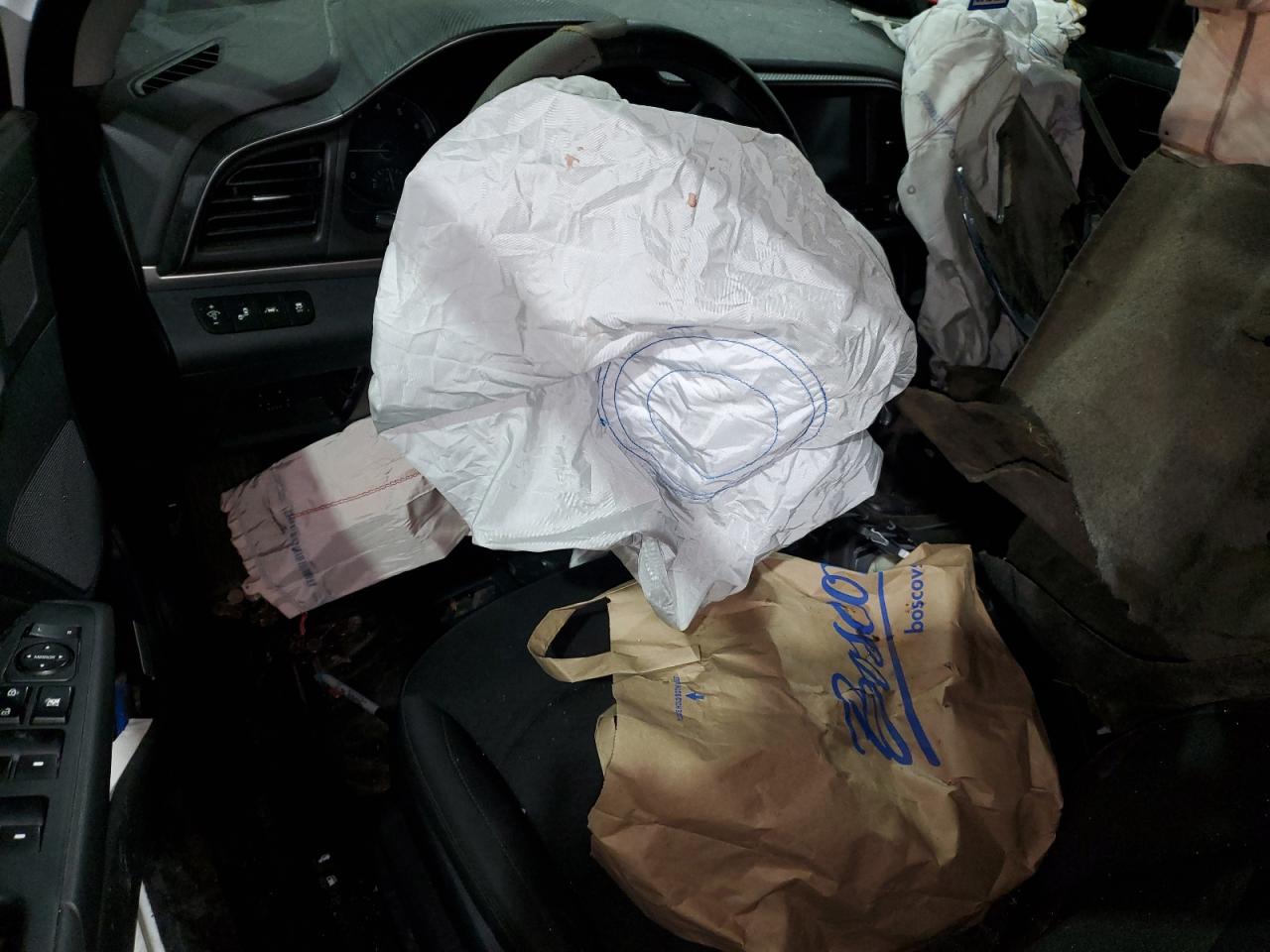 2020 Hyundai Elantra - Image 8