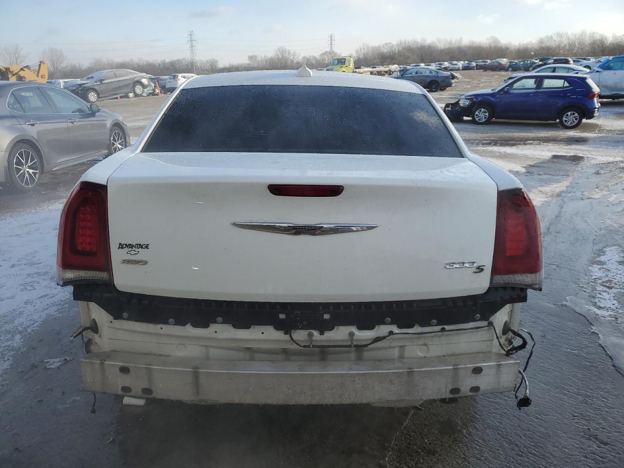 2018 Chrysler 300 - Image 6
