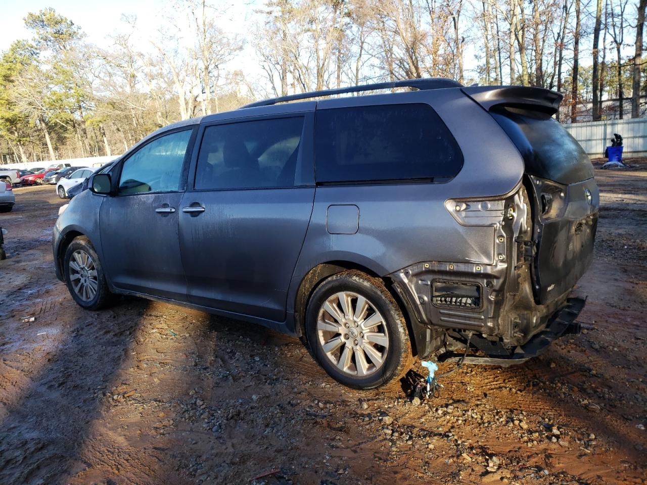 2012 Toyota Sienna - Image 2